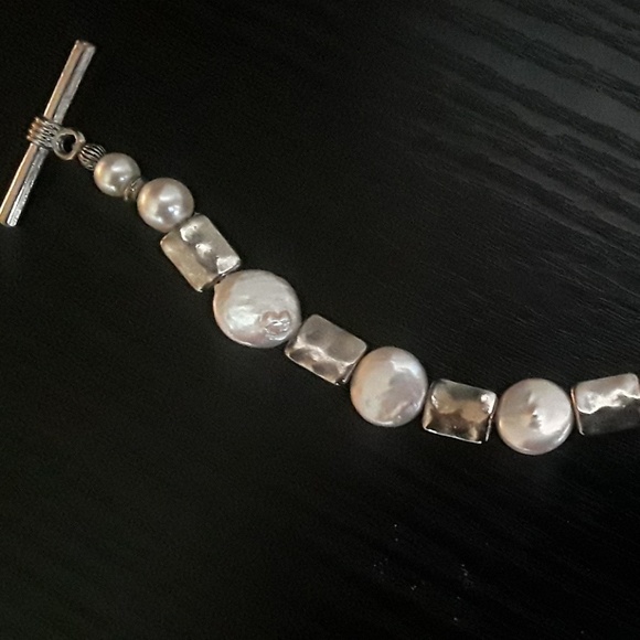 Pretty Pearl Bracelet - Picture 3 of 4